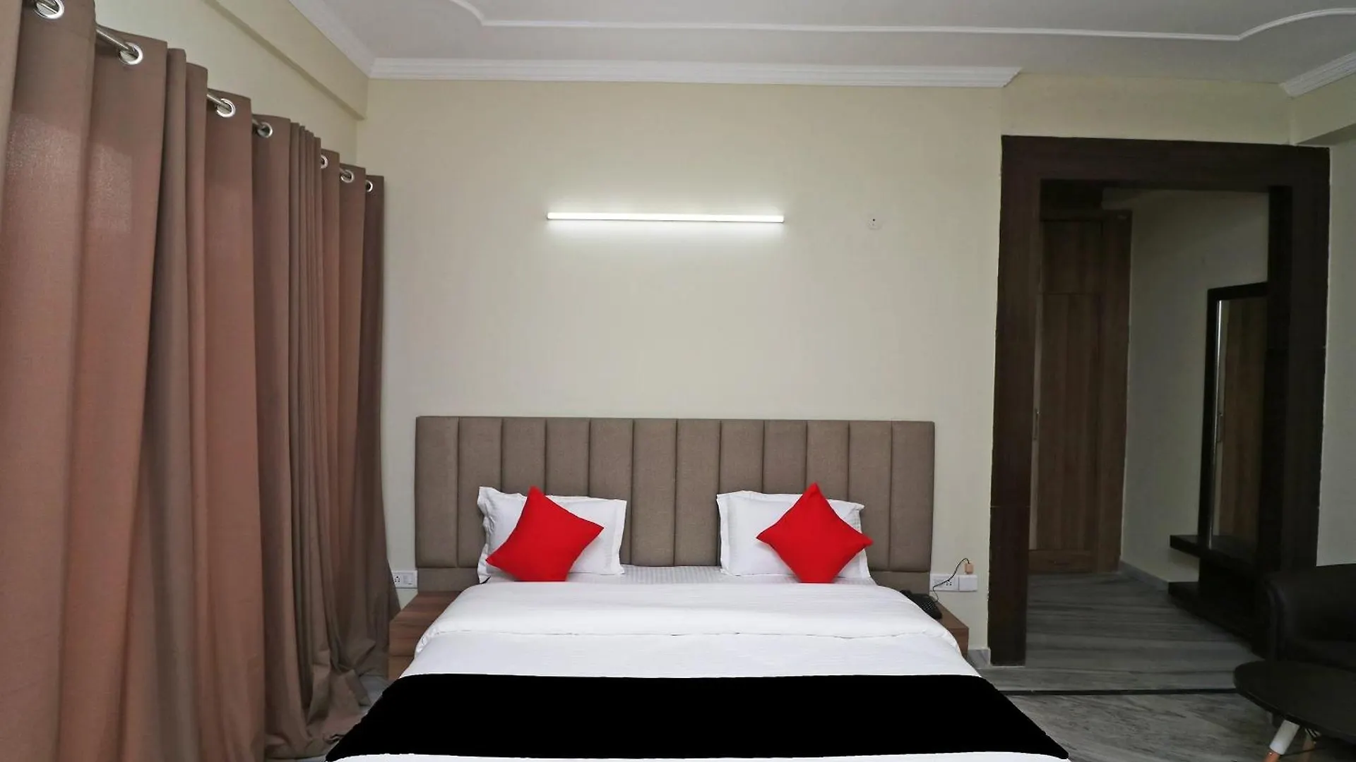 ***  מלון גורגאון Super Capital O Esscon House Near Payal Cinema הודו