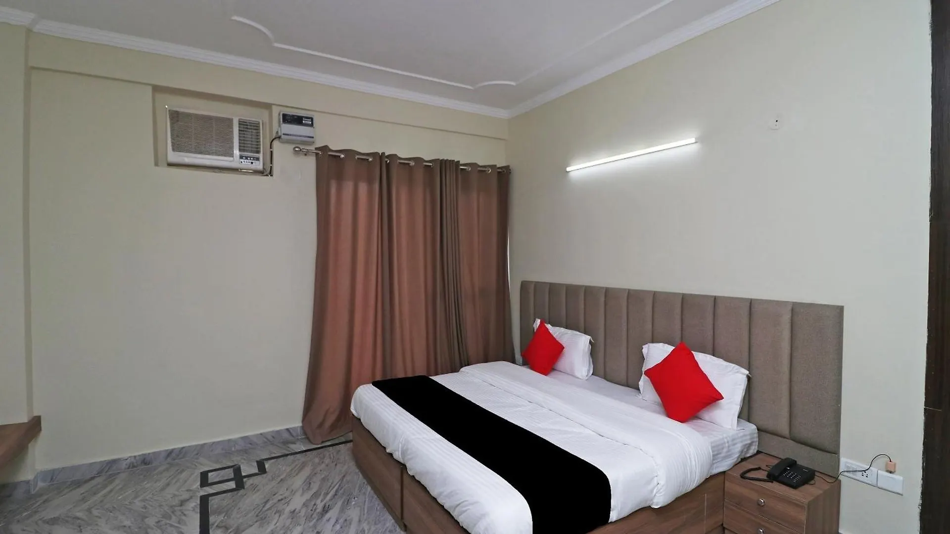 מלון גורגאון Super Capital O Esscon House Near Payal Cinema