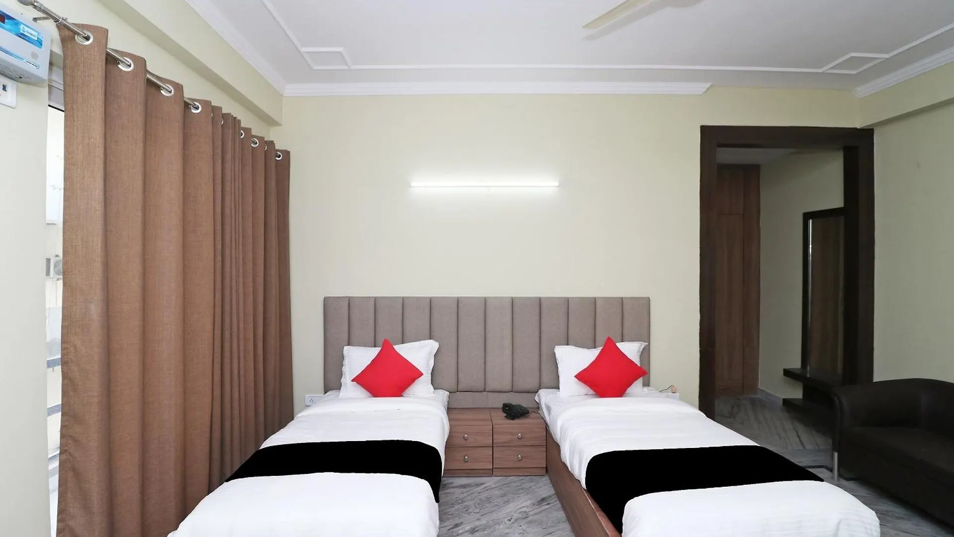 מלון גורגאון Super Capital O Esscon House Near Payal Cinema הודו