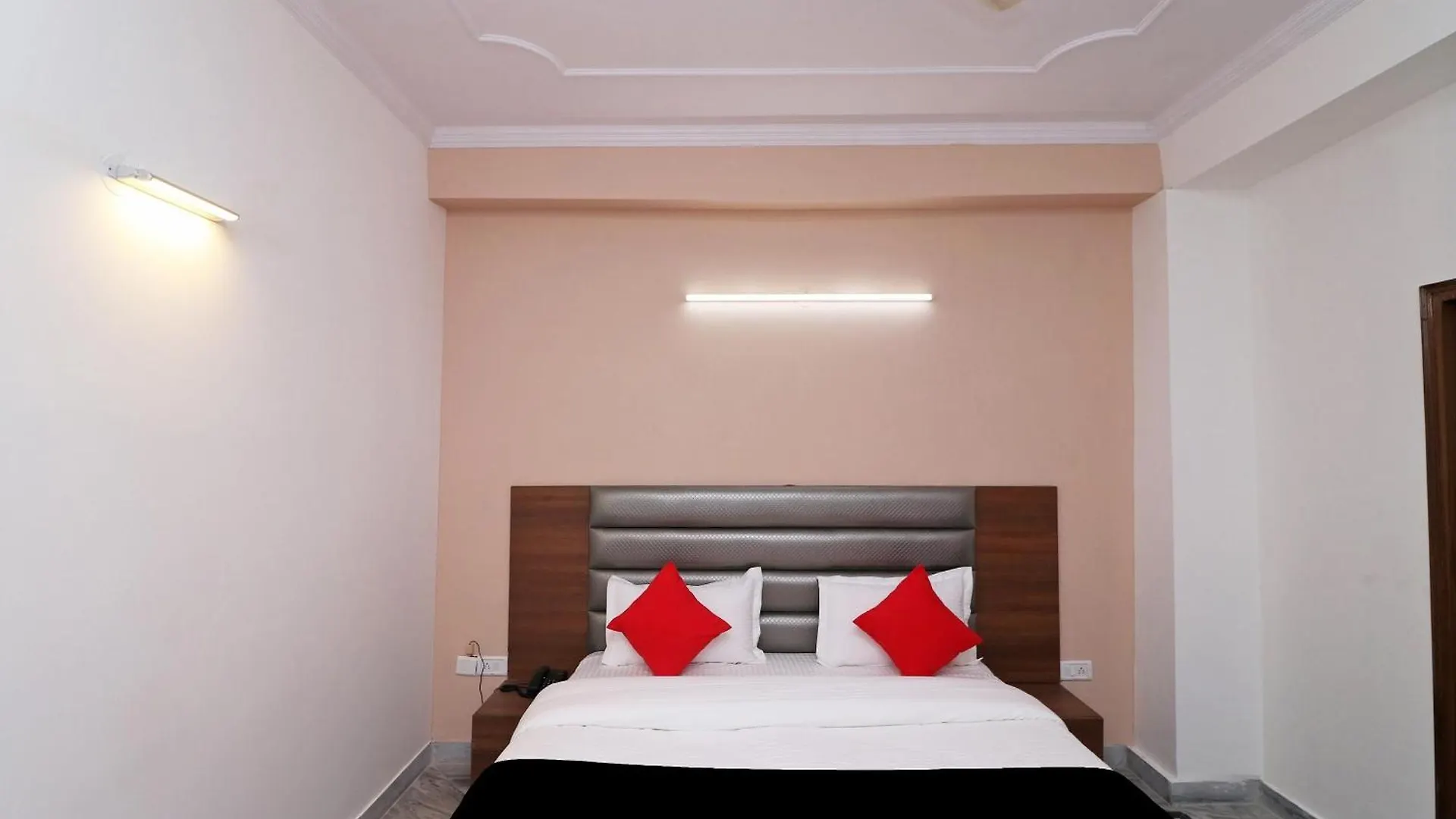 מלון גורגאון Super Capital O Esscon House Near Payal Cinema