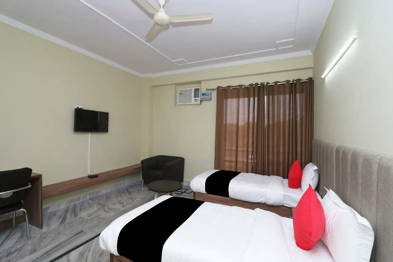מלון גורגאון Super Capital O Esscon House Near Payal Cinema